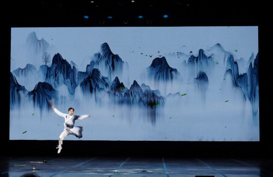 中國僑聯“親情中華·四海同春”里約熱內盧慰僑訪演現場。人民日報記者 張洋攝